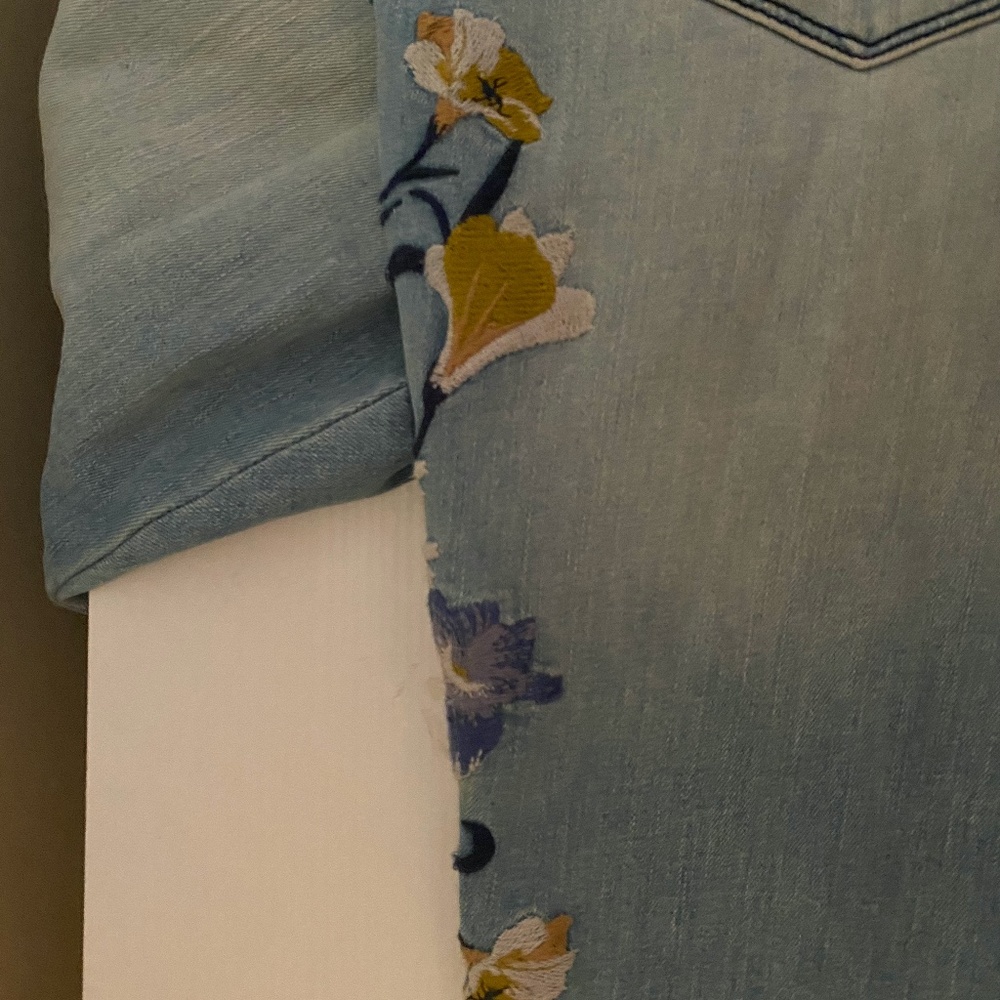 Universal Thread Embroidered Jeans - Picture 7 of 9